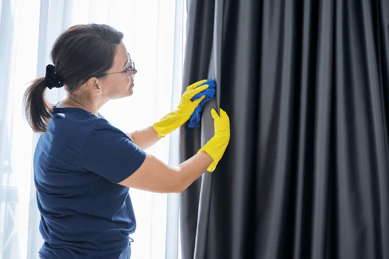 Curtain dry cleaning and
allergen removal service by
Wash Kiya India